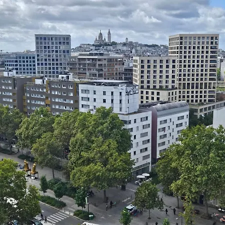 Lumineuses Avec Vue Sur Montmartre *