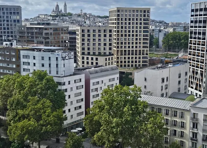 Lumineuses Avec Vue Sur Montmartre 巴黎